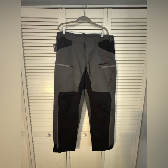 SKI-DOO GARAGE MULTI-PANTS  in Large New with Tags - Picture 4 of 8